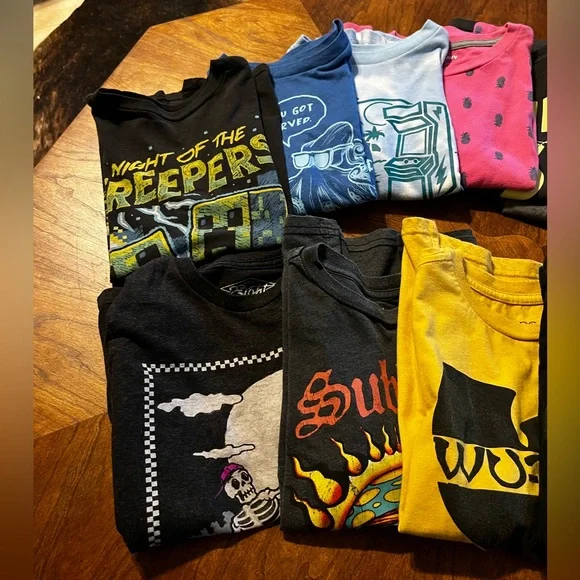 Boys T-shirt bundle - Picture 2 of 4
